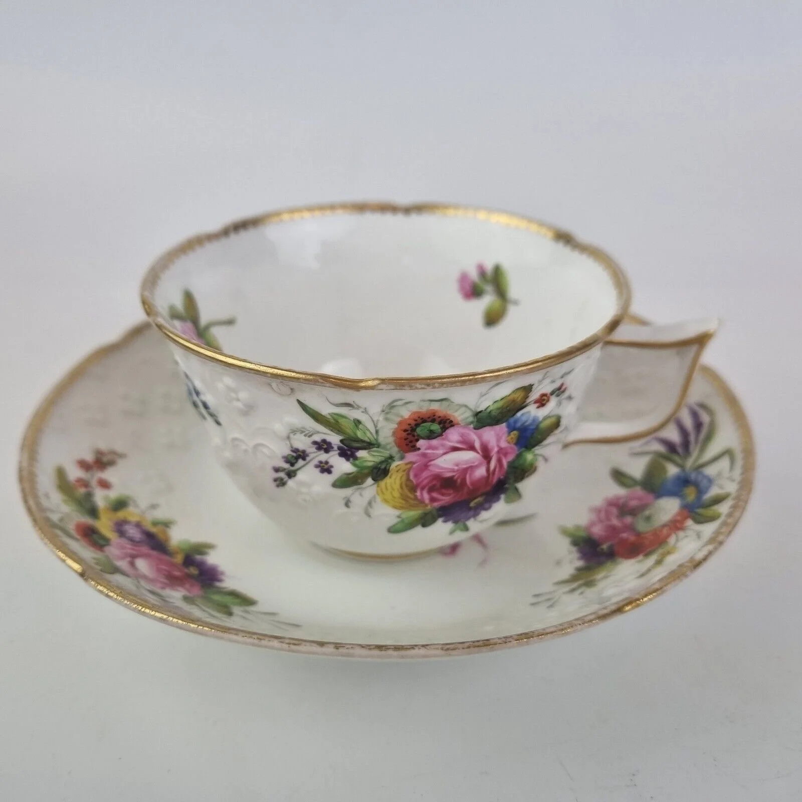 Antique 19th Century Spode 2527 Tea Cup And Saucer Painted & Moulded Flowers
