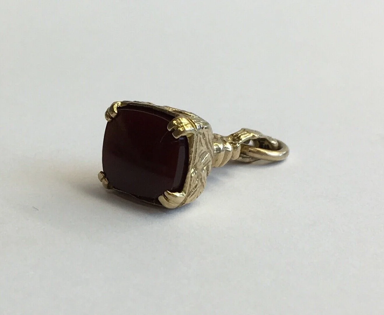 Vintage 9ct Yellow Gold Red Onyx Set Fob 2.5cm In Length
