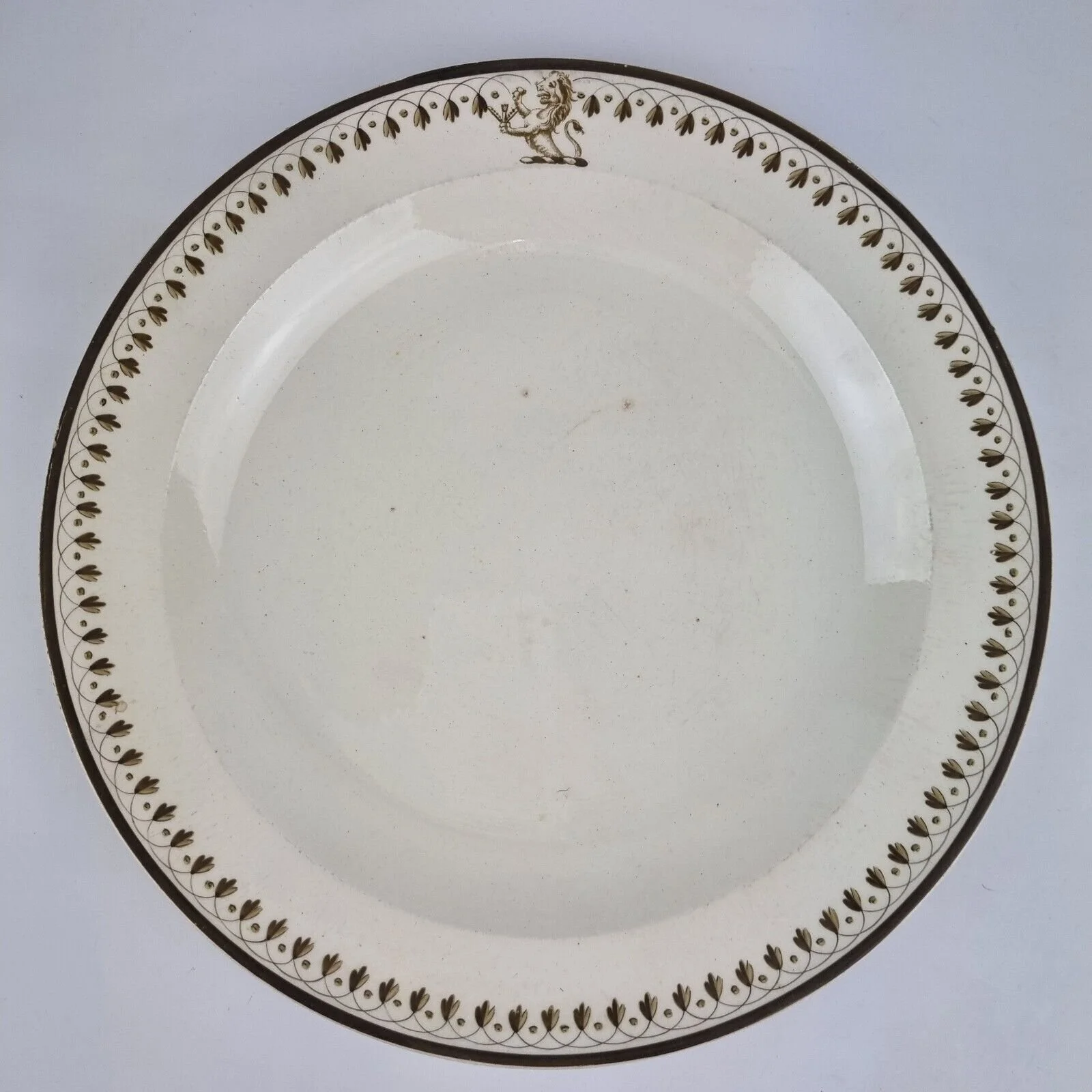 Antique 19thC Wedgwood Creamware Plate Armorial Crest 24.2cm #10