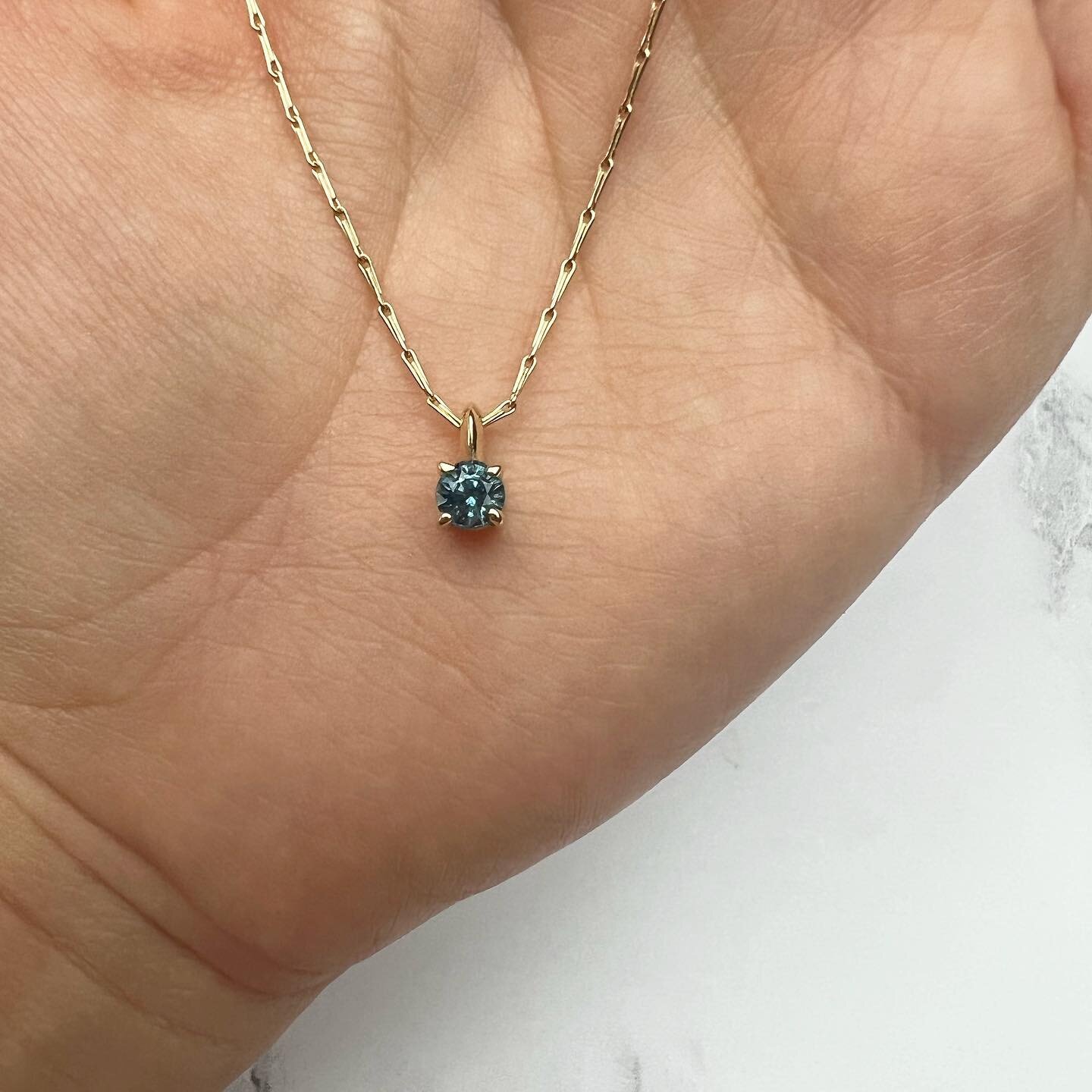 Fresh off the bench 🤩

This gorgeous blue sapphire and gold pendant will soon be live on my website 💫

These pendants also look lovely in diamond, swipe right to see✨Which do you prefer?

#christmasiscoming