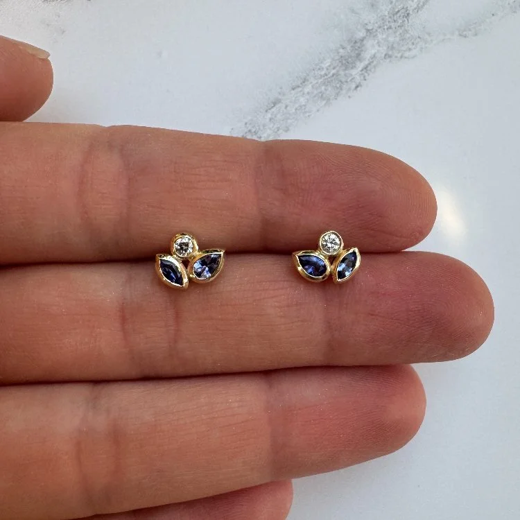 9ct-yellow-gold-scatter-diamond-and-tanzanite-cluster-stud-earrings..jpg