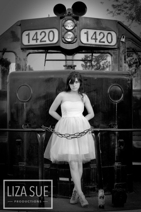 glenwillow ohio train senior pictures