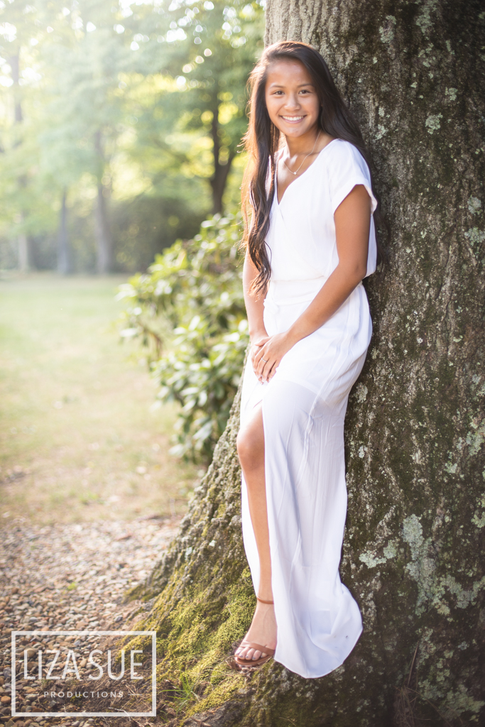 stan hywett hall and garden senior portrait