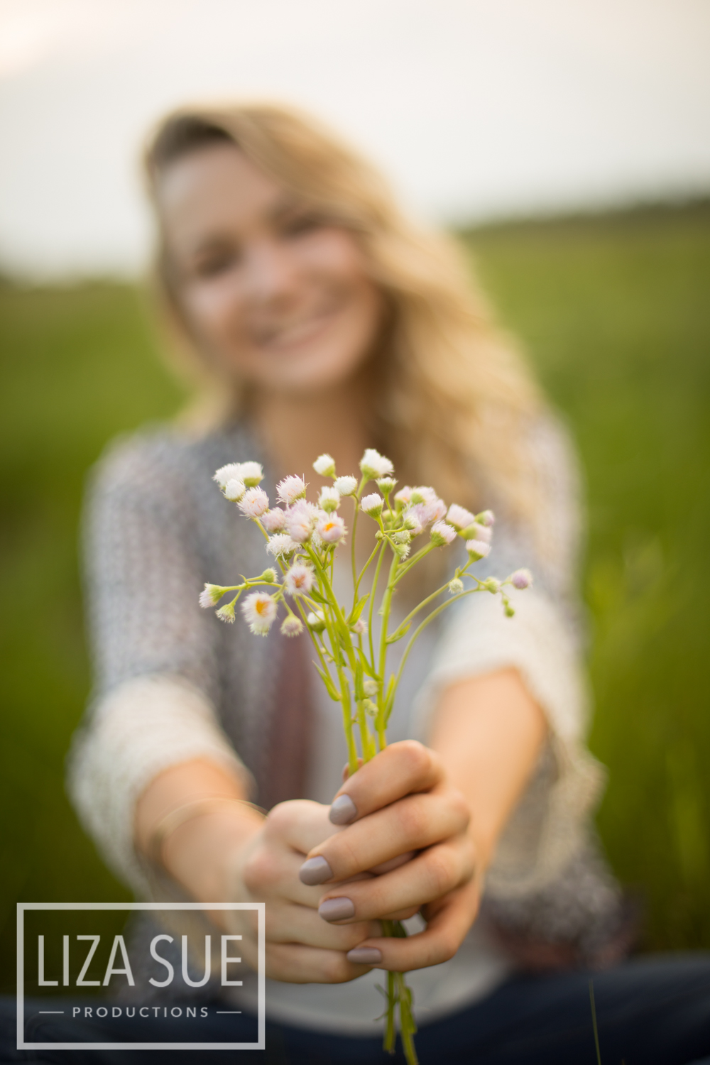 flower field senior portraits richfield colesium