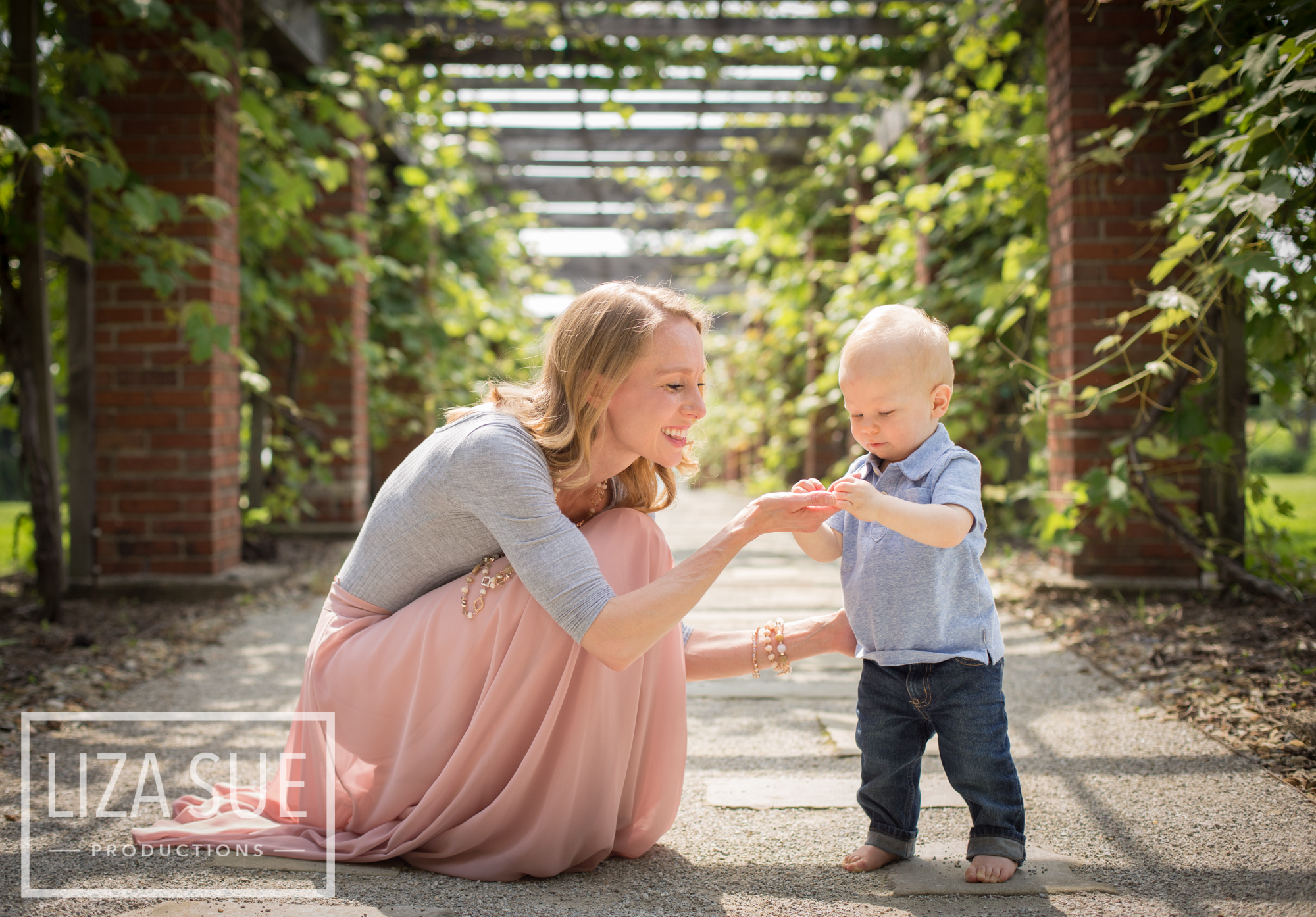 cleveland + akron family photo shoot stan hywett (Copy)