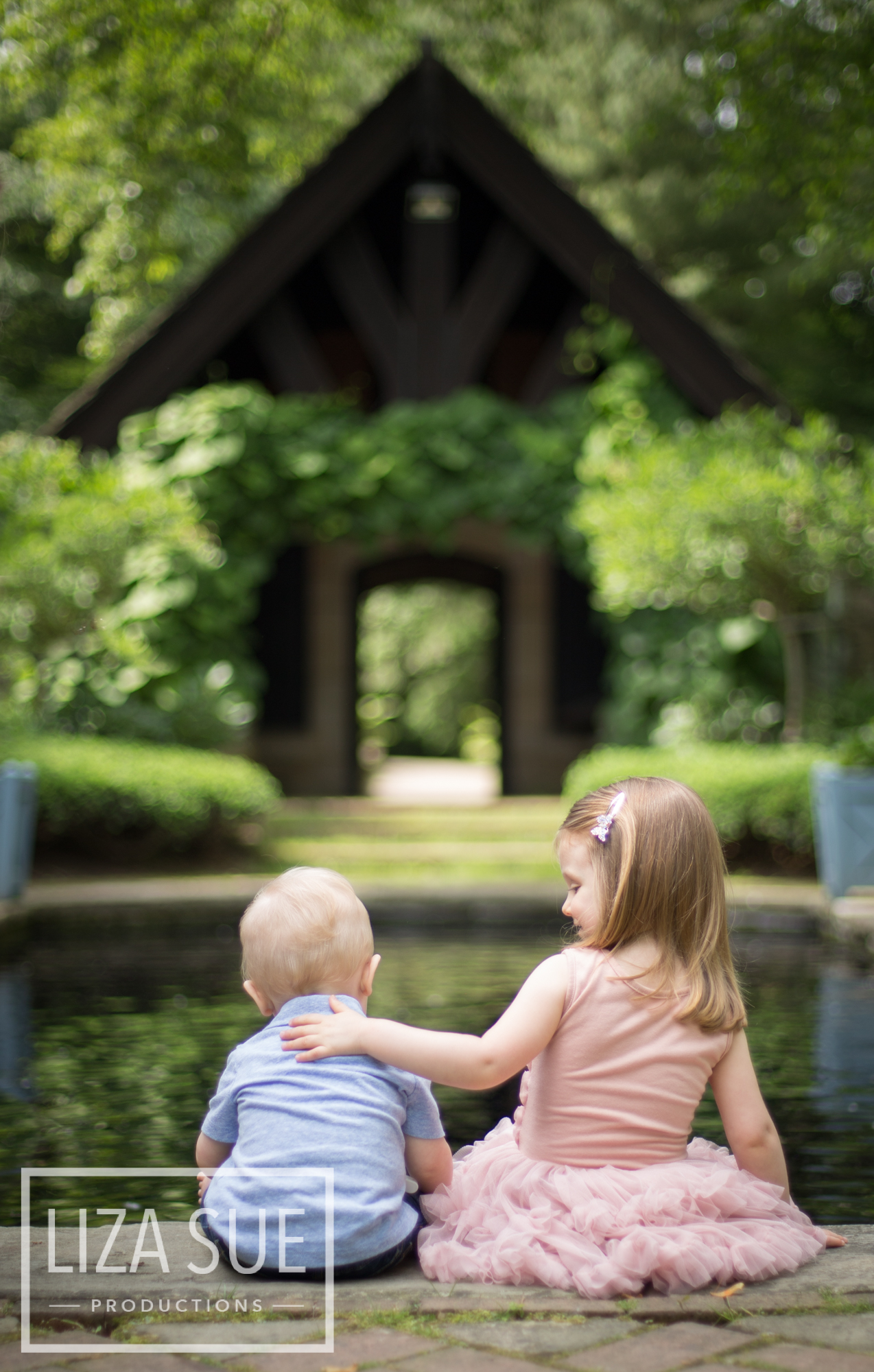 cleveland + akron family photo shoot stan hywett asian garden