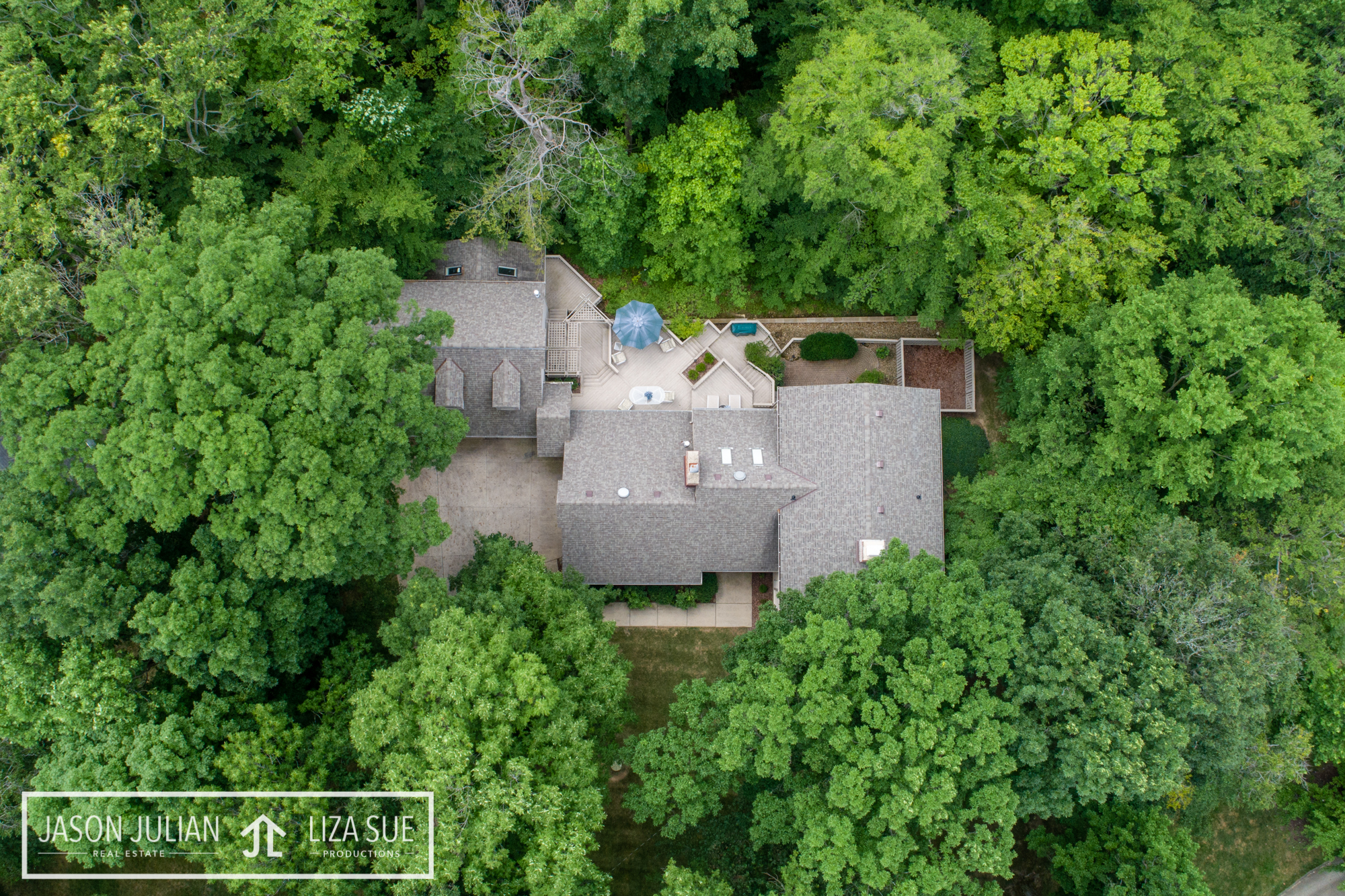 CLEVELAND + AKRON DRONE AERIAL PHOTOGRAPHY & VIDEOGRAPHY REAL ESTATE COMMERCIAL CORPORATE