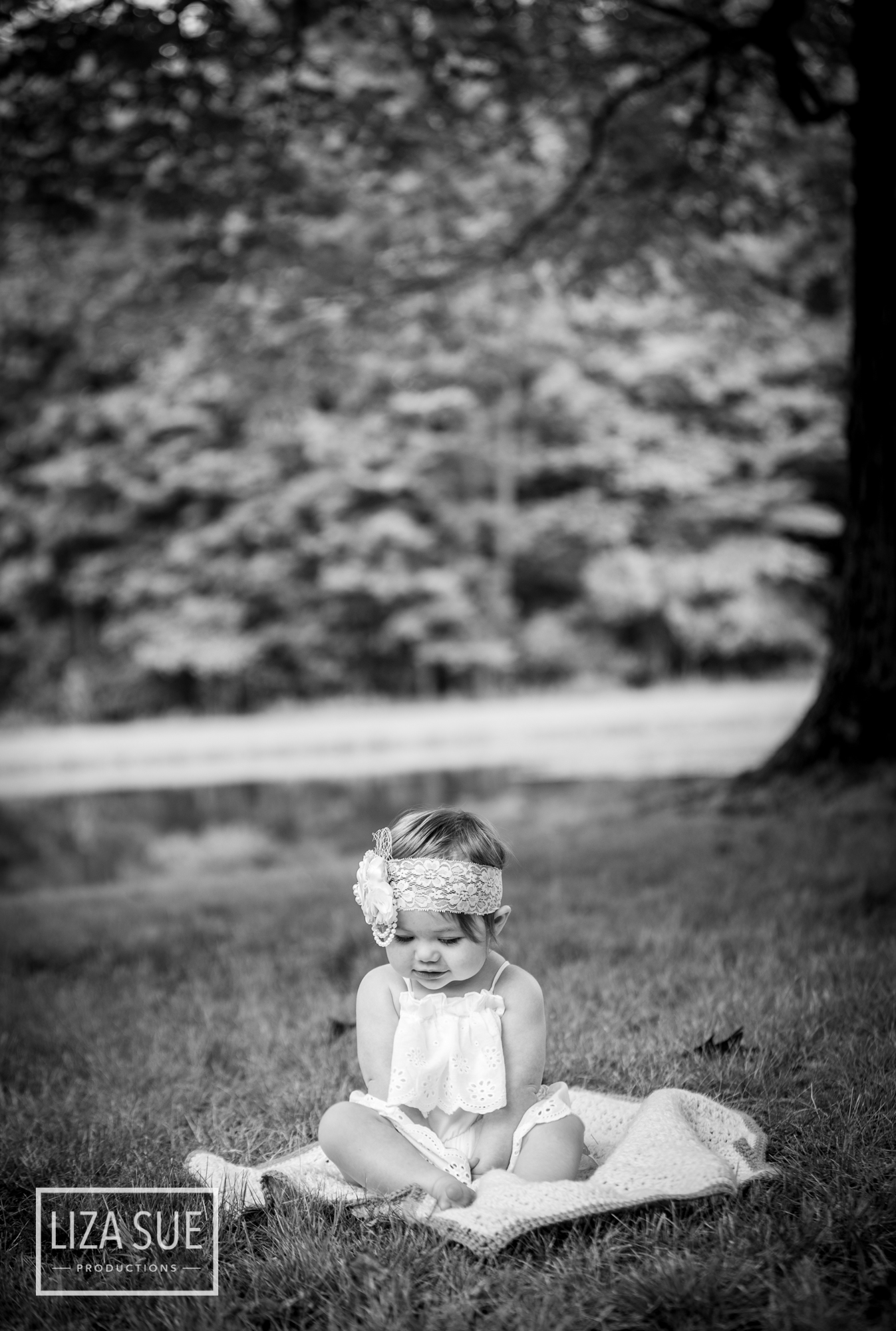 Cleveland Akron best Photographer infant baby lifestyle