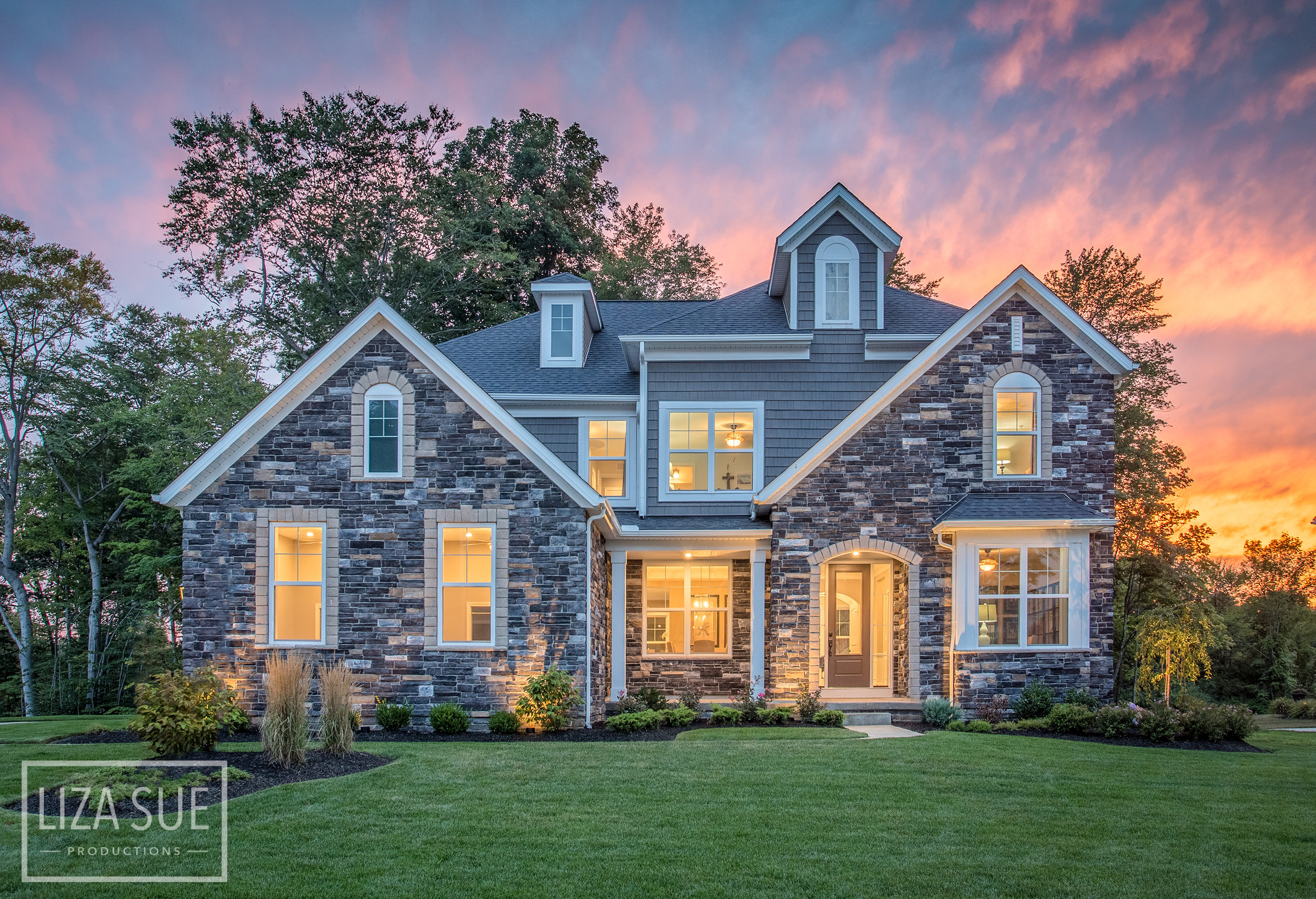 MODEL HOME TWILIGHT PHOTOGRAPHS