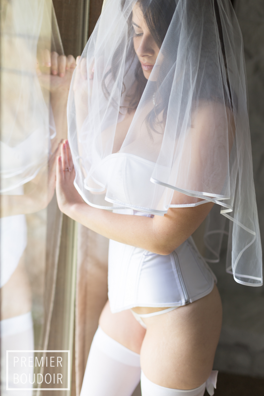 cleveland akron bridal boudoir best photography veil