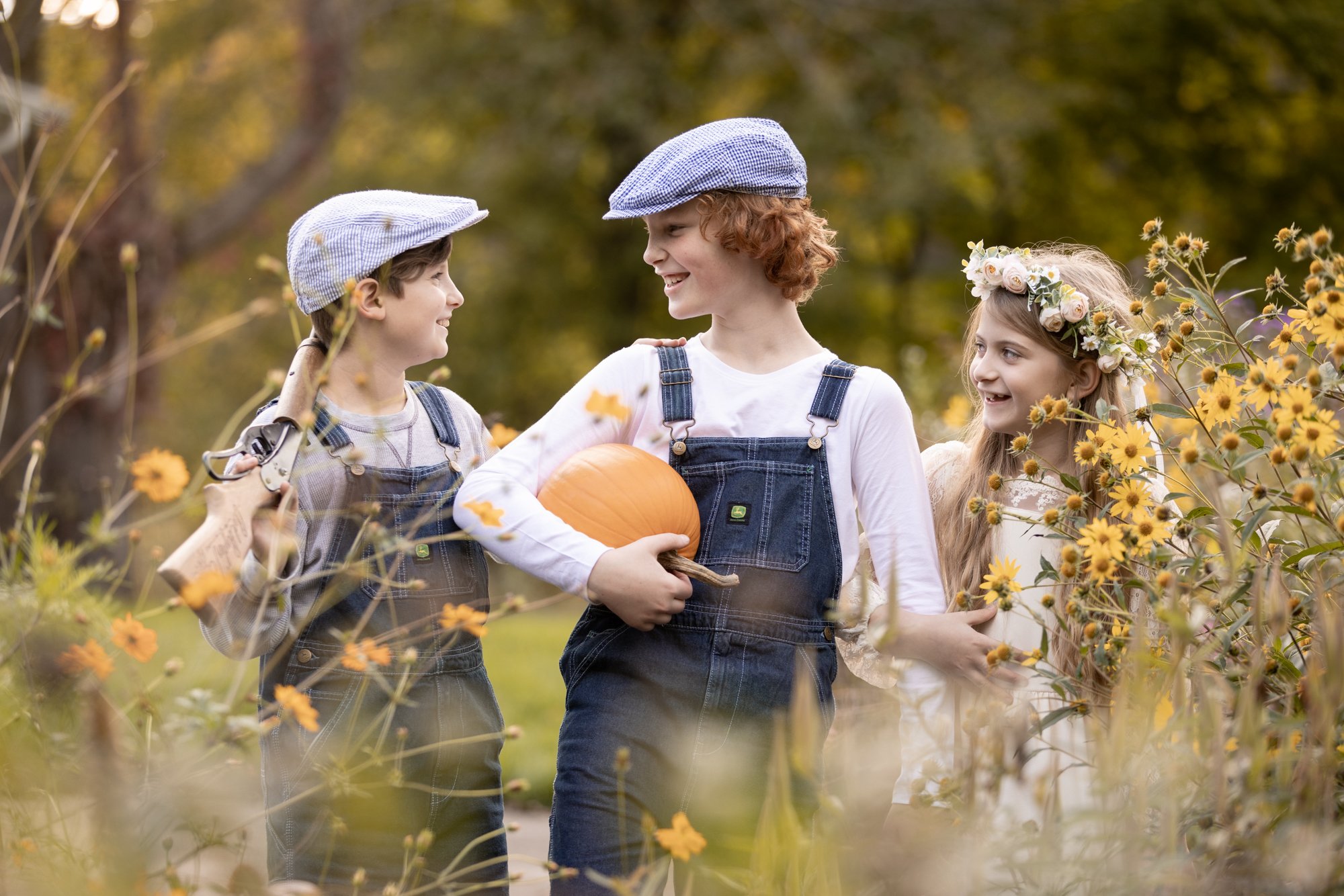 BEST FALL FAMILY PHOTOSHOOT PHOTOGRAPHER