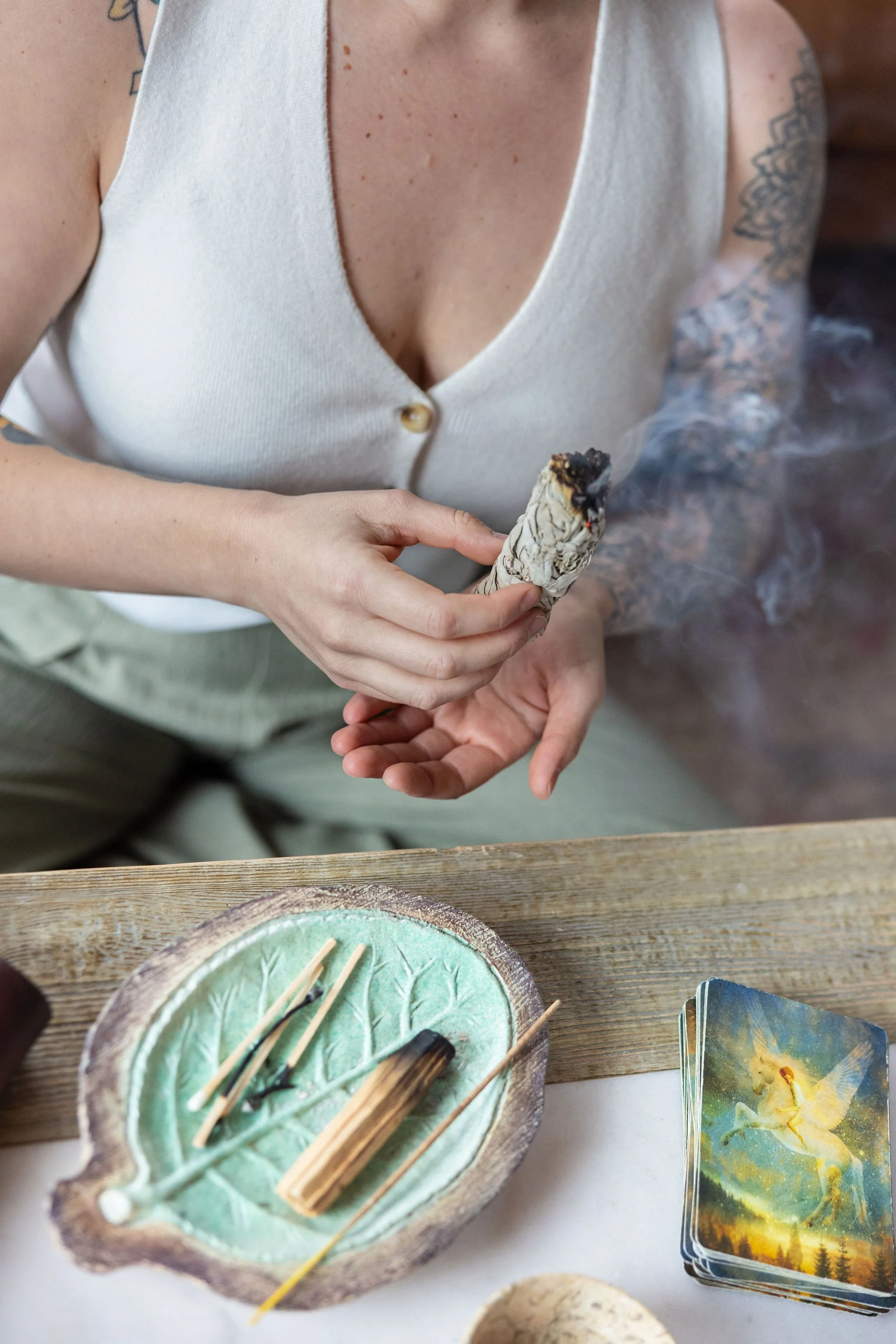  How to prepare for a brand photoshoot or headshots. A complete checklist covering outfits, accessories, planning, and confidence for professional results. 