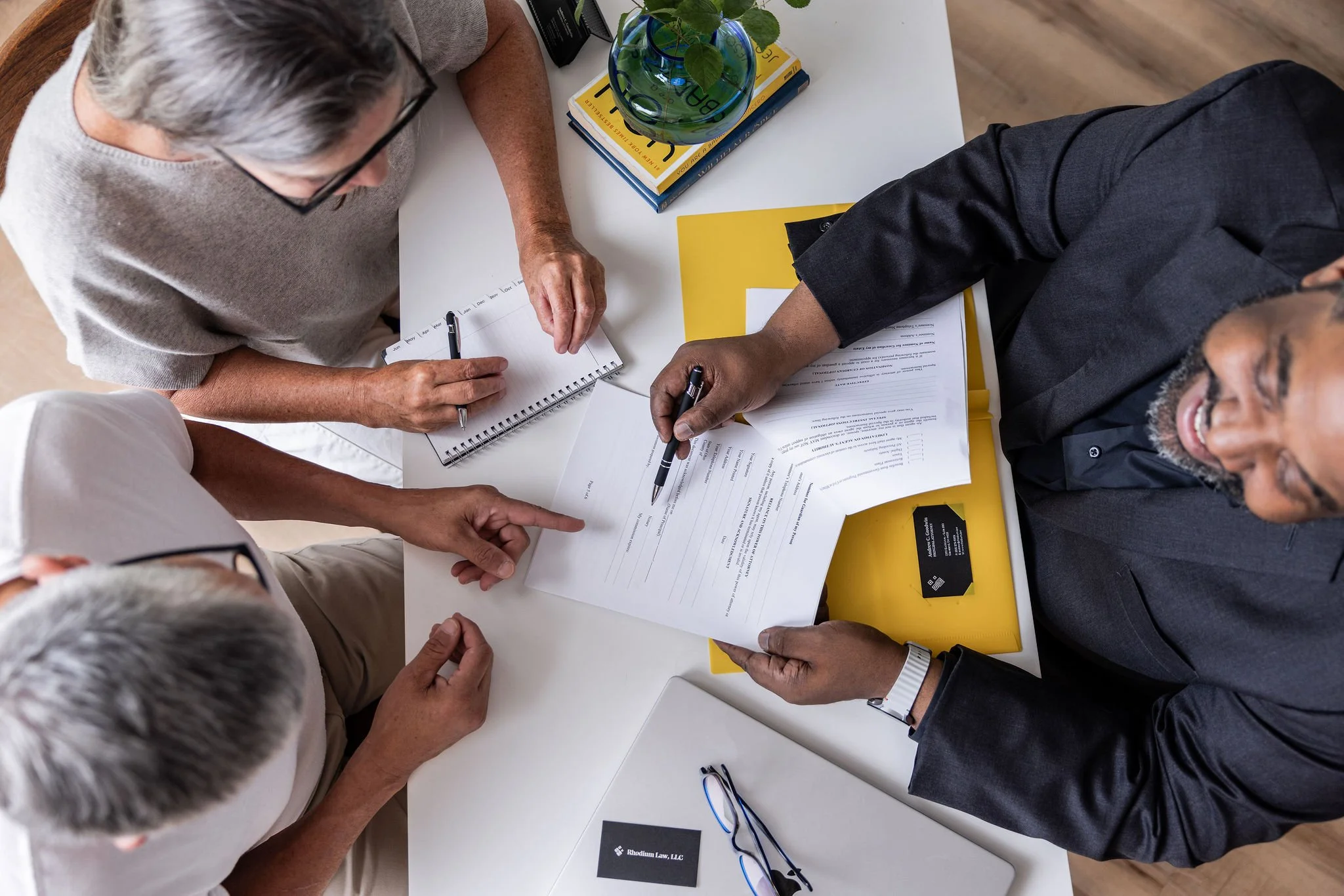 What to Bring to Your Headshot or Branding Shoot (So You Don’t Forget Anything)