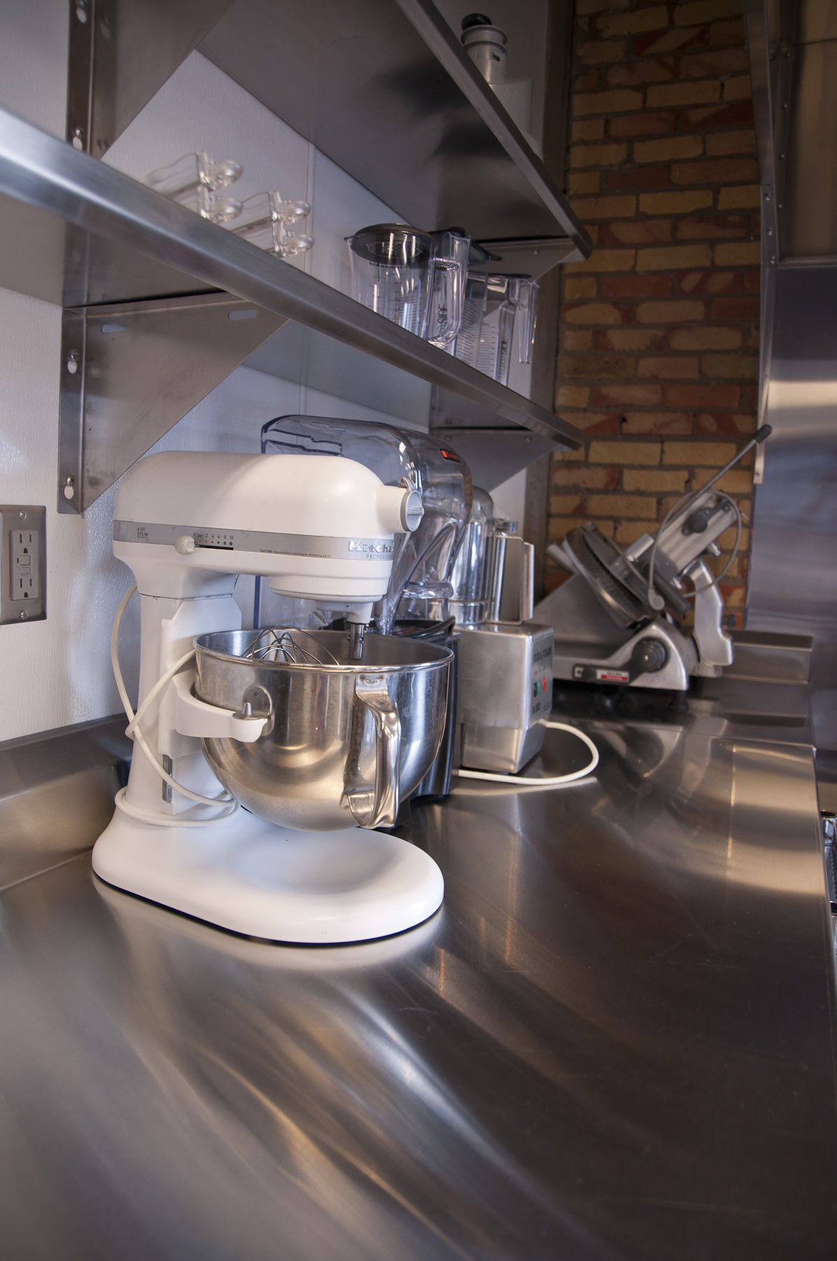 COMMERCIAL KITCHEN