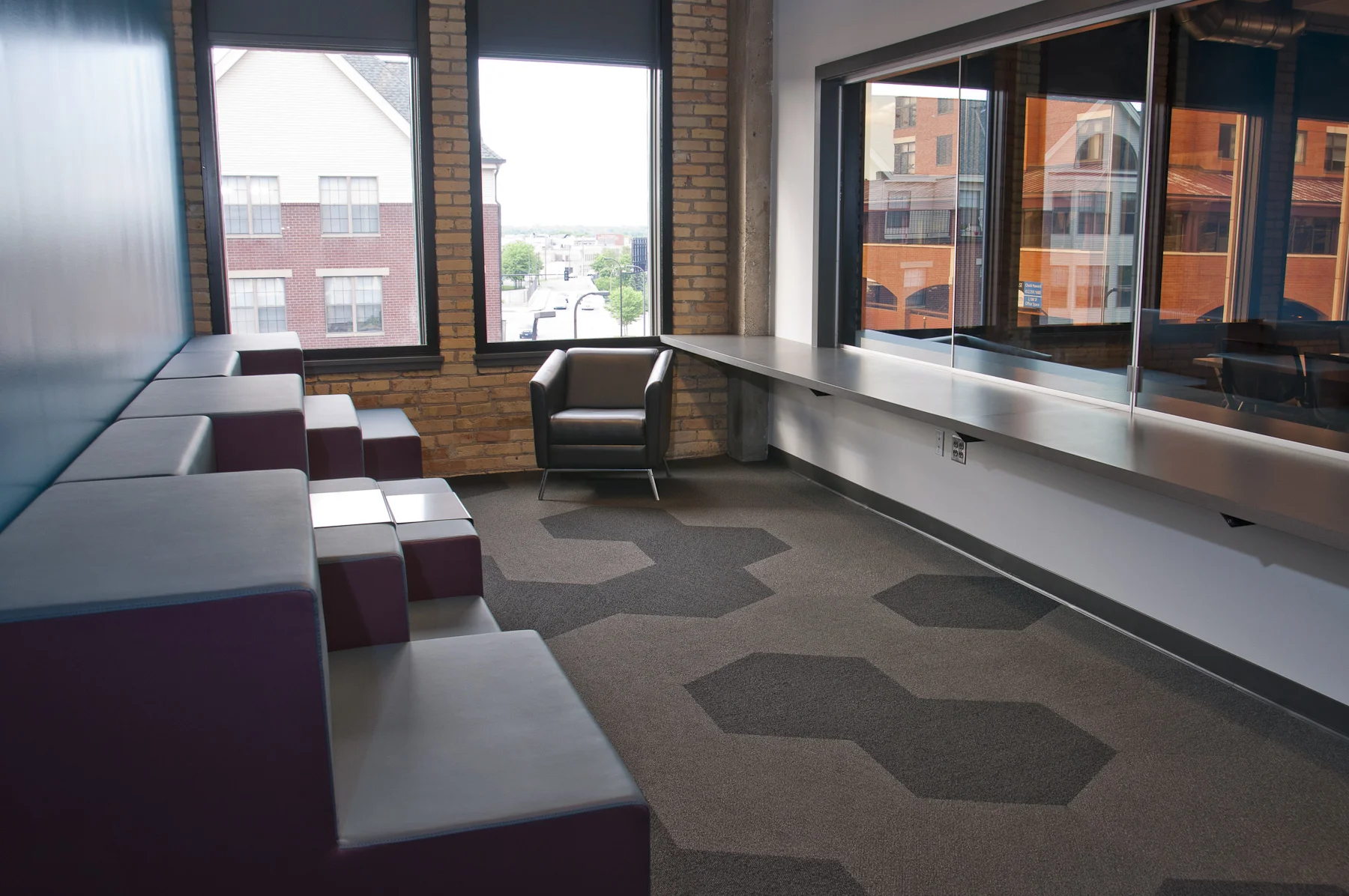 PRESENTATION ROOM