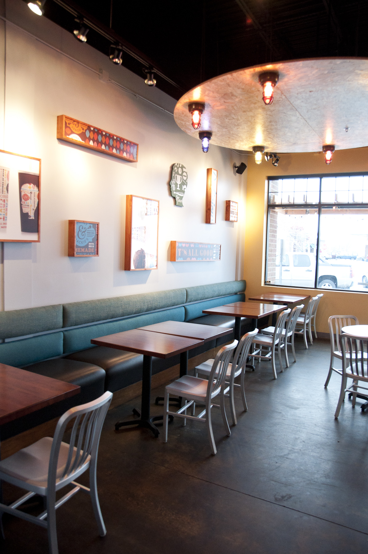 BANQUETTE SEATING