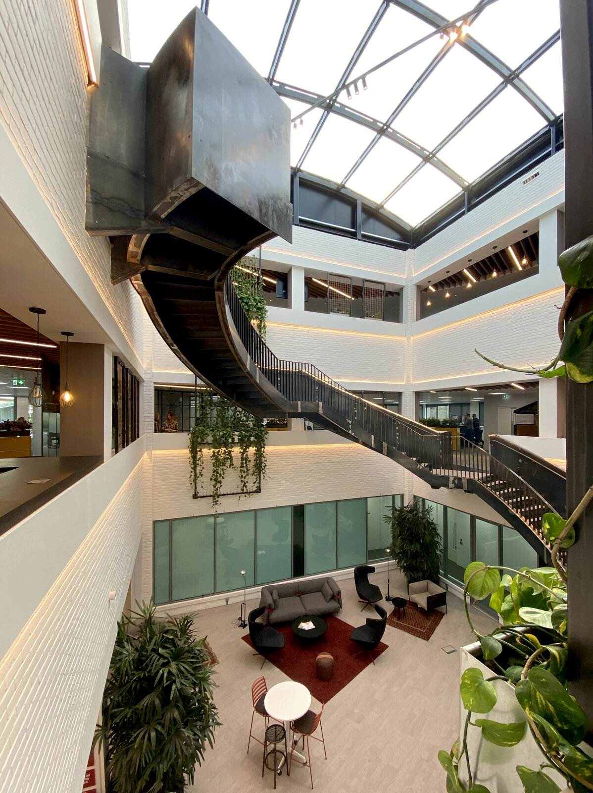 BJB WD40 (07) Wide angle view of atrium and stair.jpg