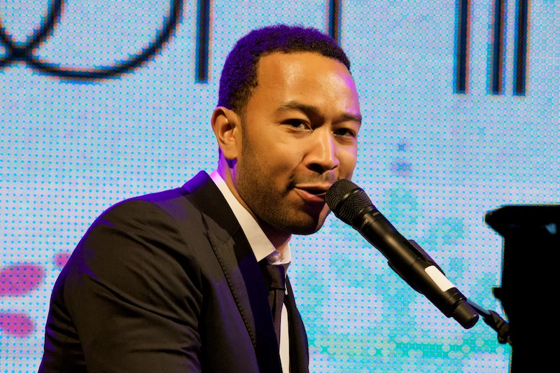 John Legend web  02.jpg