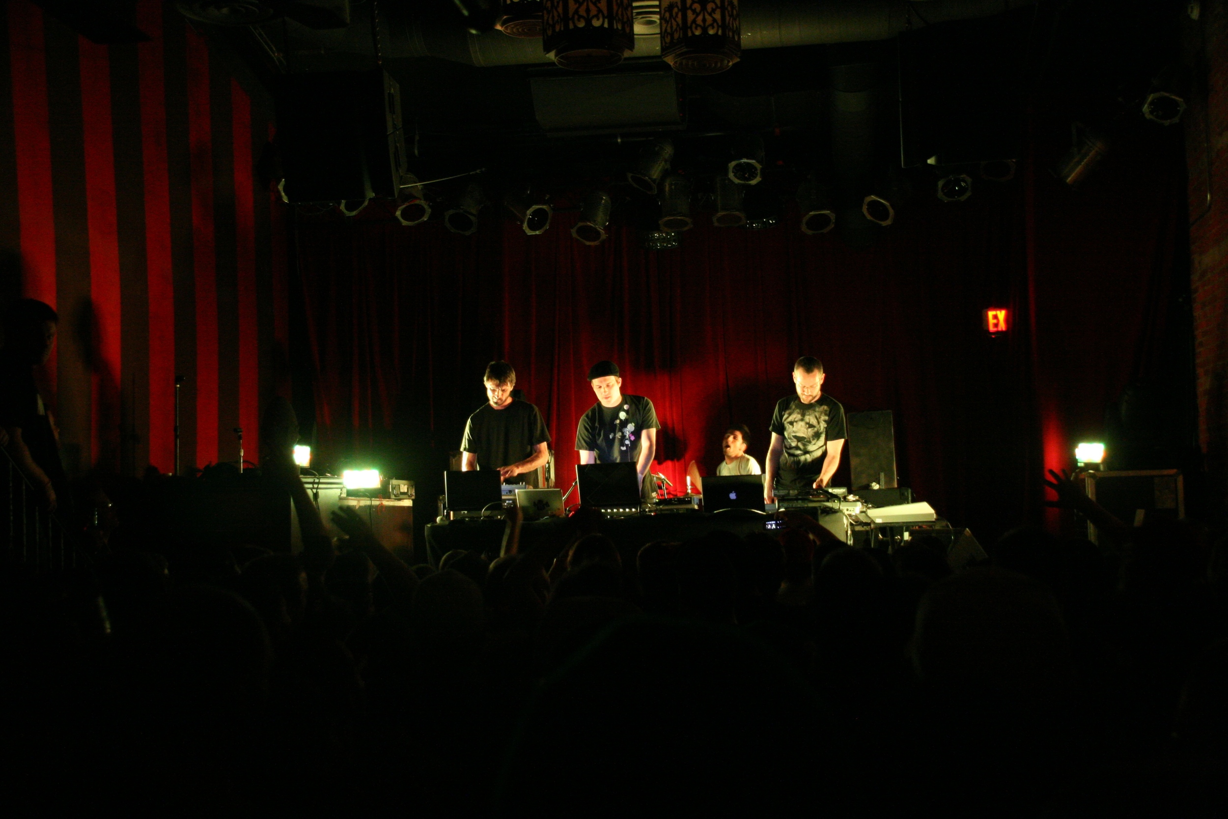STS9 web  03.jpg