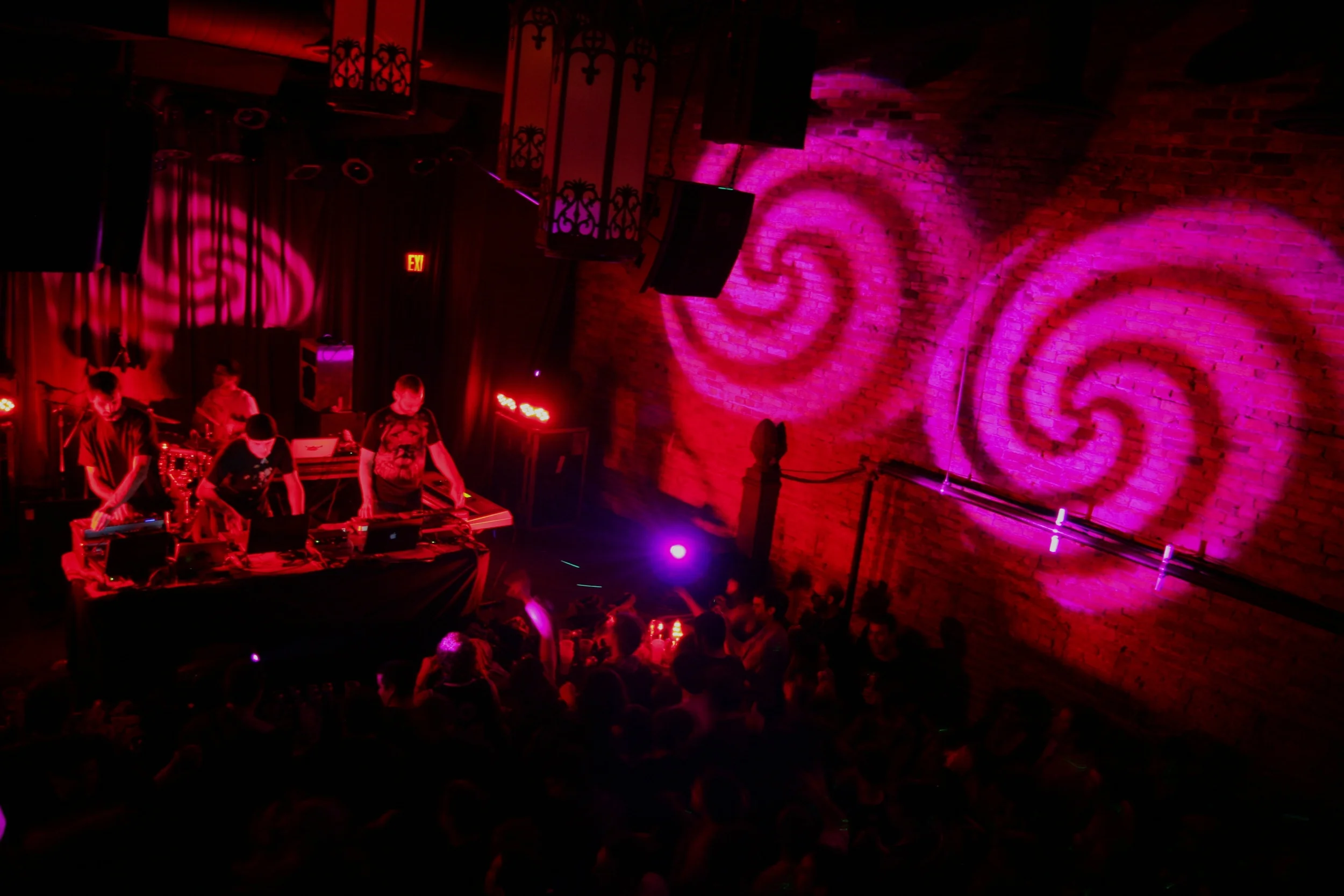 STS9 web  04.jpg