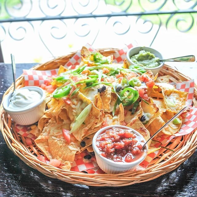 Hello nachos, I've missed you. 
#nachos #pubfood #yeg #duggansboundary #yourneighbourhoodpub #sherlockholmesdt