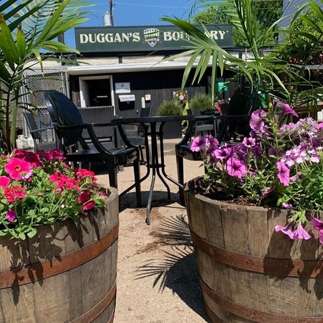 We love patios so much we have extended the @duggansboundary patio! 
Come check out our new bigger and spacious patio at Duggans! 
#patio #yegpatio #yegpatios #yourneighbourhoodpub #duggansboundary #yeg #yeggers #publife #publichouse #frenchquarter