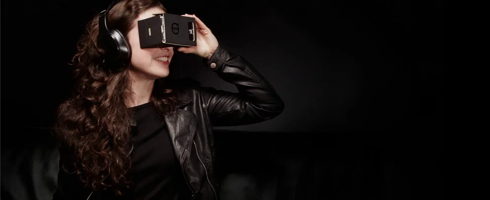 Volvo Reality mit Google Cardboard.