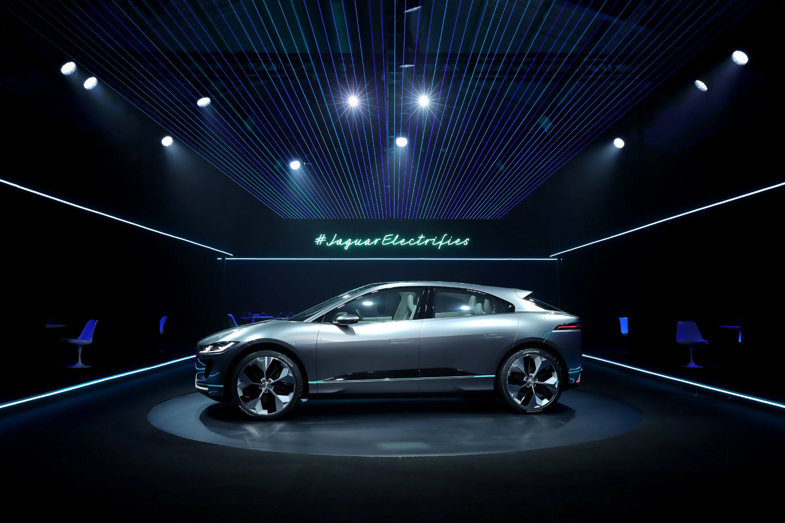Virtuelle Fahrzeugvorstellung Jaguar I-PACE.