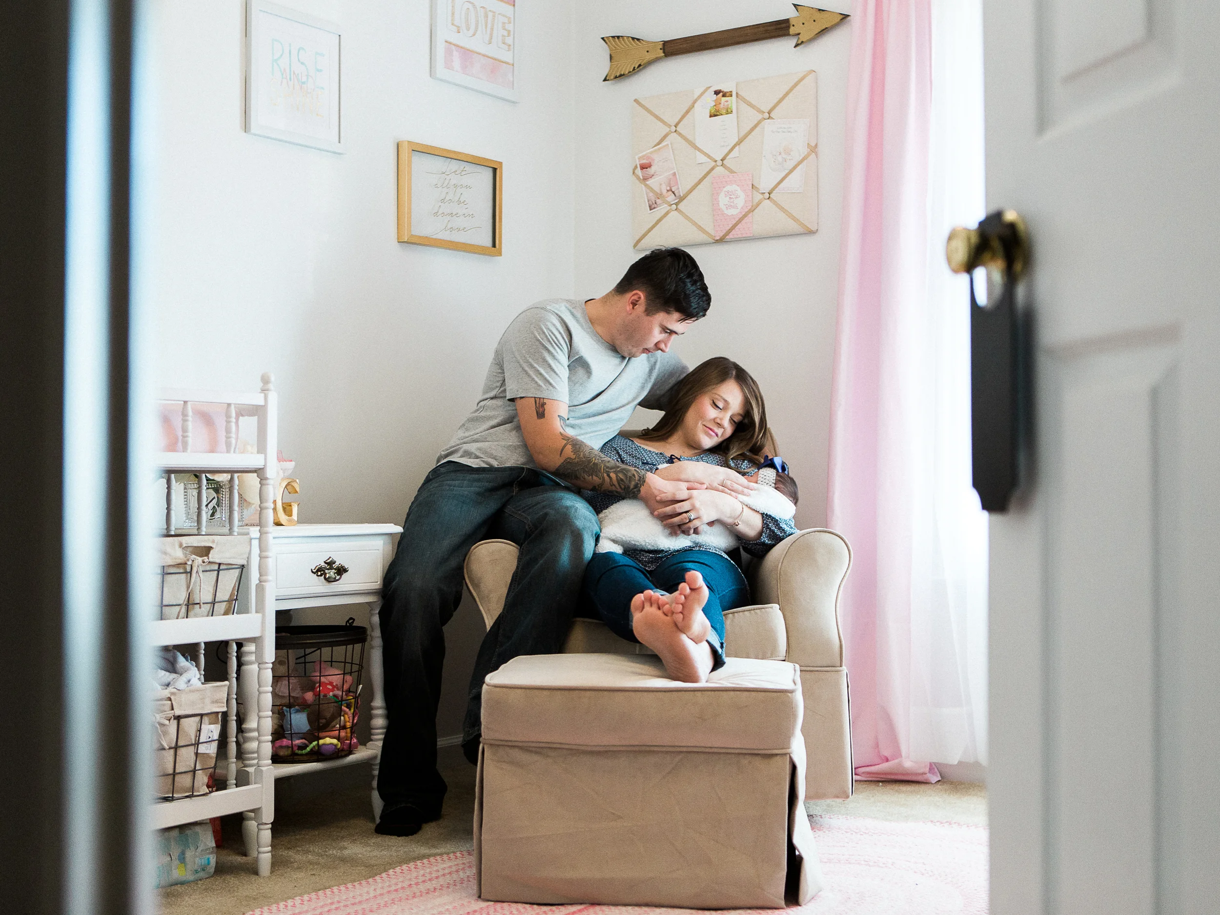 Lifestyle Newborn Session // www.kristalajara.com