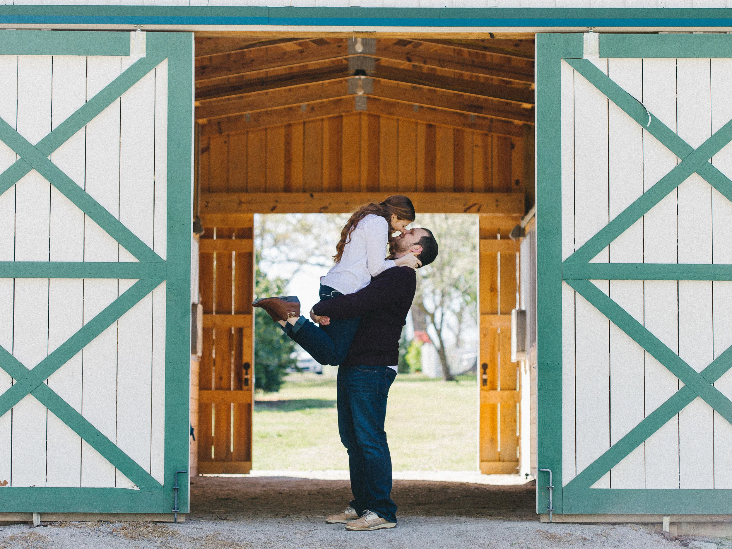 Nikki + Tyler: Hudson Manor Engagement // www.kristalajara.com