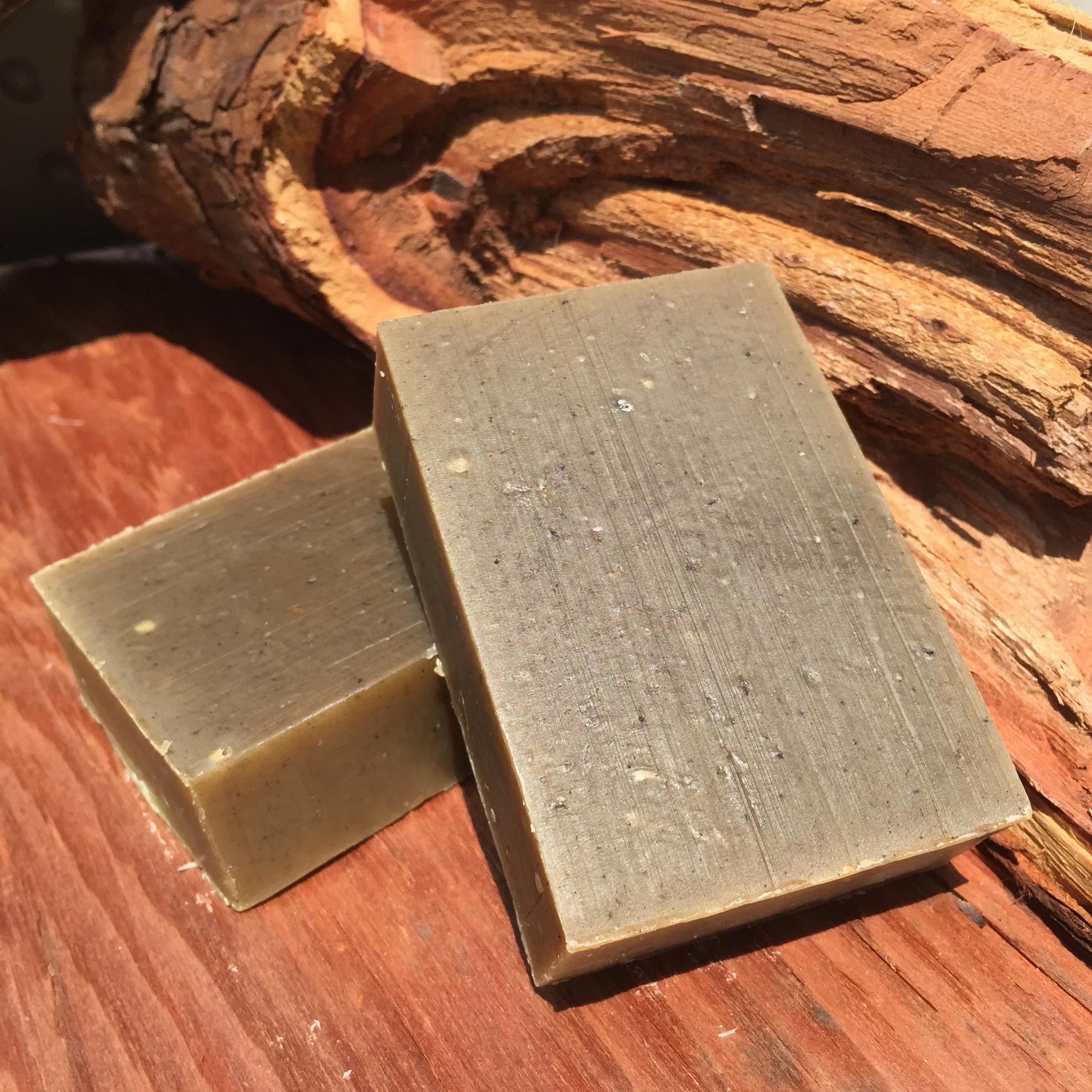     Fresh Mint     Forager    &nbsp;     This bar is made with Peppermint, Eucalyptus, and Tea Tree essential oils. &nbsp;The beautiful green color in this soap comes from dandelion greens that we naturally forage ourselves in the Oregon countryside 