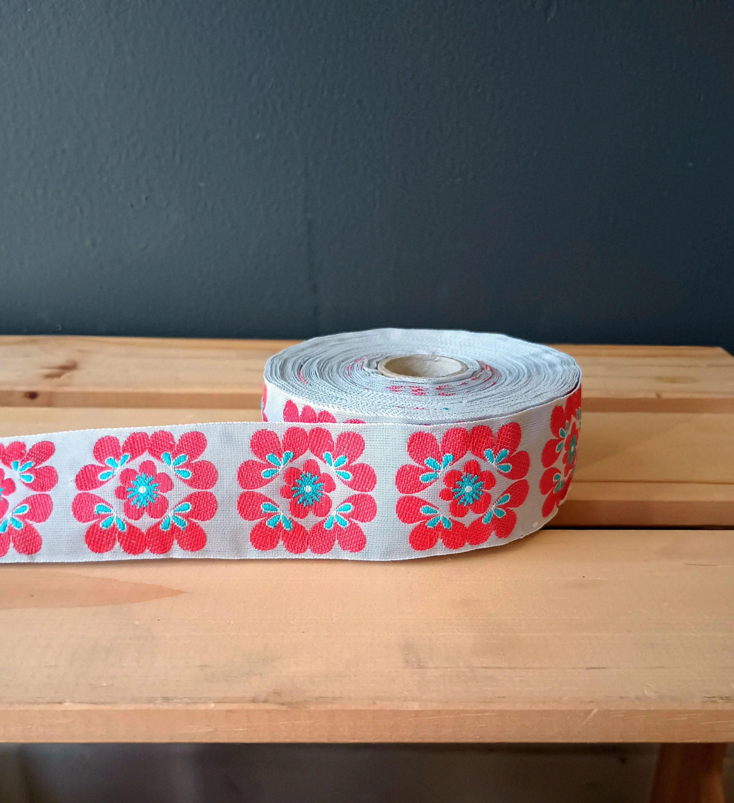 C. Pauli Ribbon Flowers- Light Grey