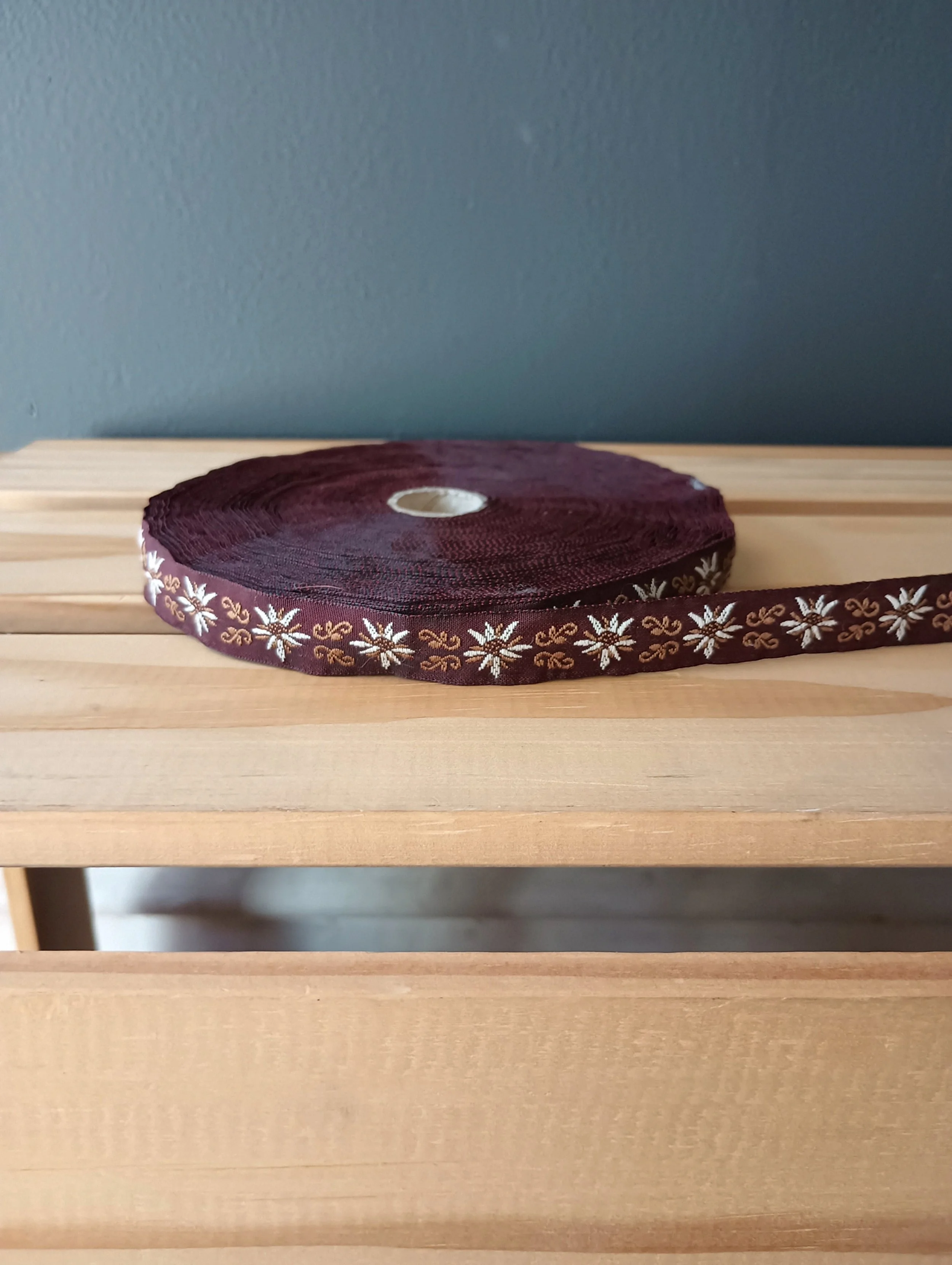 C. Pauli Ribbon Floral Brown