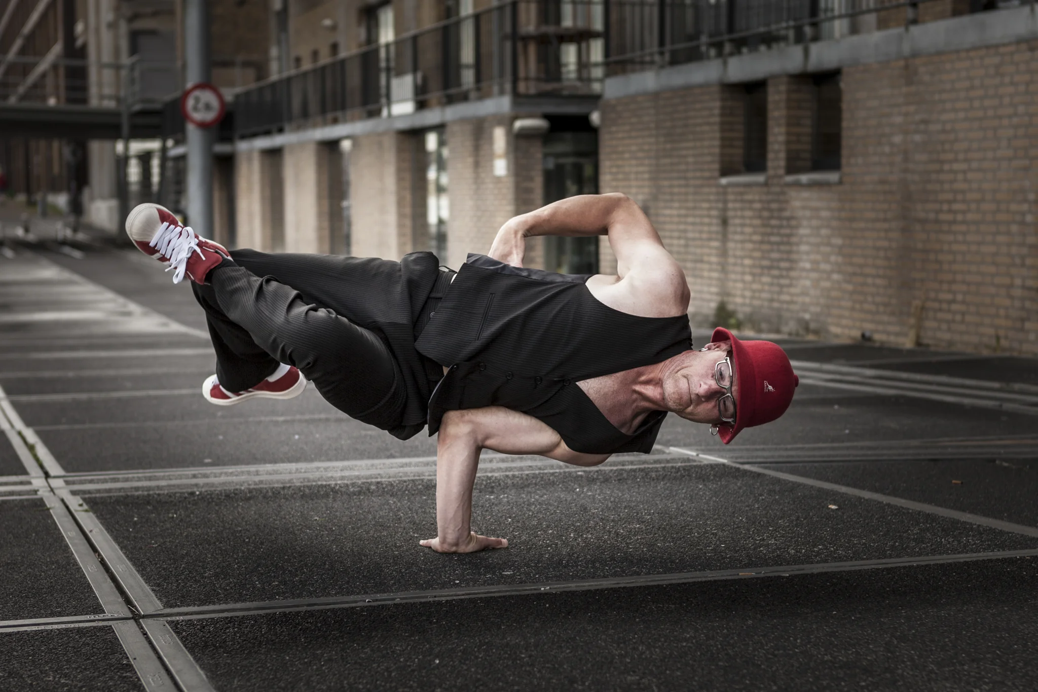 Breakdancer