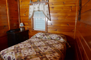 Lucky Horseshoe Cabin #19 - Interior Bedroom.JPG