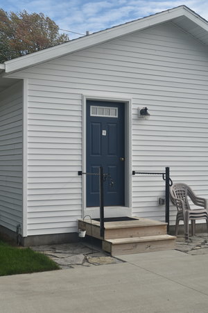 Lucky Horseshoe Cottage #17 - Exterior.JPG