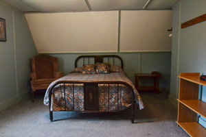 ucky Horseshoe Cottage #16 - Interior Bedroom (1) Full Size Bed.JPG