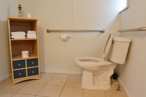 Lucky Horseshoe Room #25 Barrier Free - Interior Bathroom.JPG