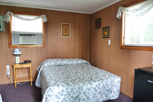 Lucky Horseshoe Room #28 - Interior Full Size Bed.JPG