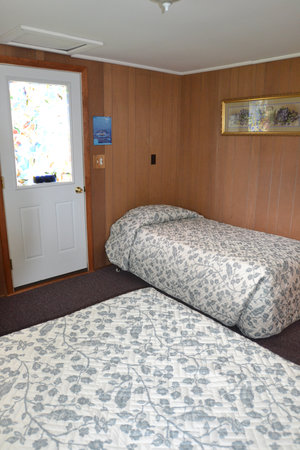 Lucky Horseshoe Room #28 - Interior Twin Bed.JPG