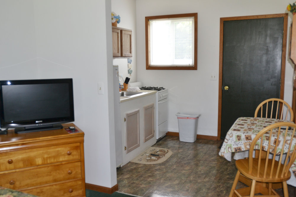 Blue Spruce Motel - Suite Number 6 - Interior Living:Dining.jpeg