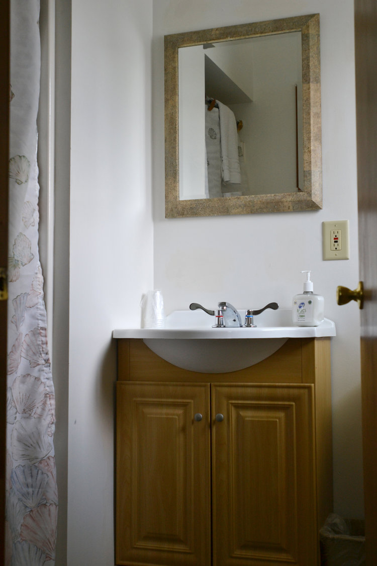 Blue Spruce Motel - Suite Number 7 - Interior Bathroom.jpeg