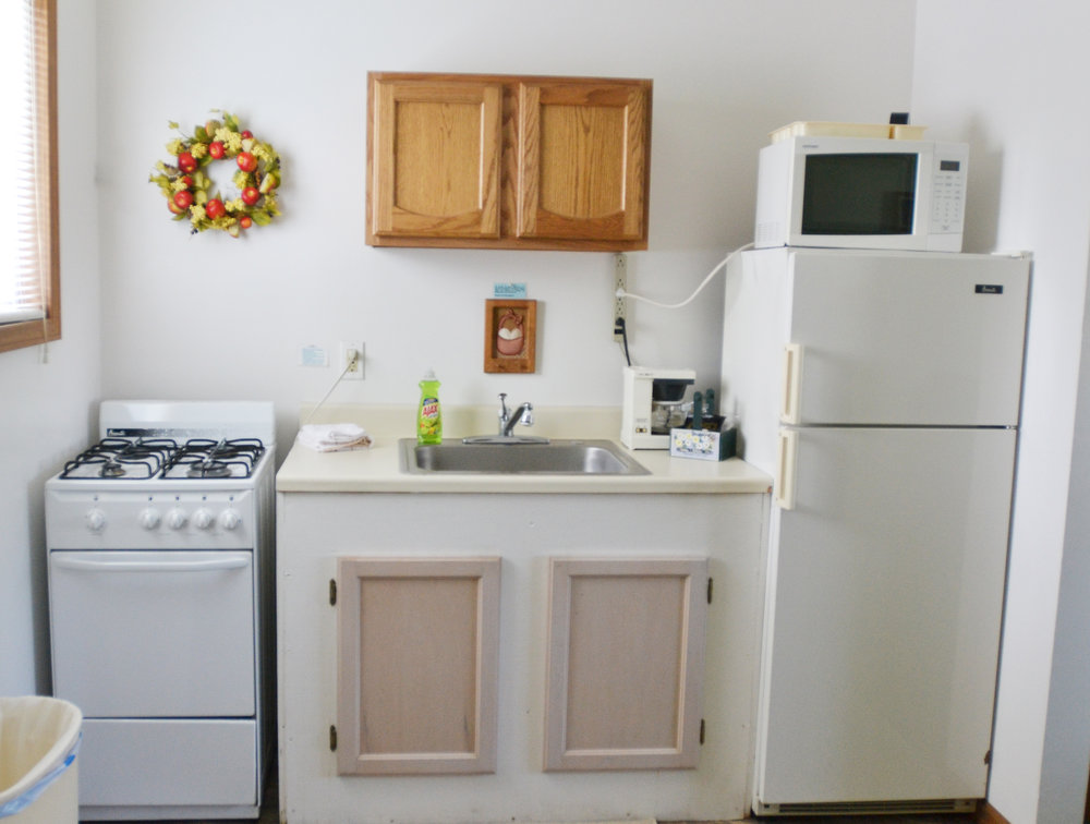 Blue Spruce Motel - Suite Number 7 - Interior Kitchen.jpeg