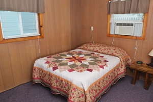 Lucky+Horseshoe+Room+#27+-+Interior+(1)+Full+Size+Bed.jpeg