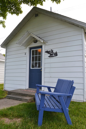 Lucky+Horseshoe+Cabin+#19+-+Exterior.jpeg