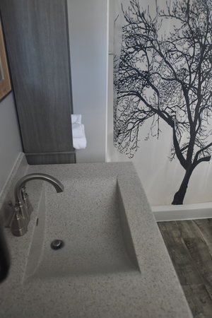 Lucky+Horseshoe+Cottage+#17+-+Interior+Bathroom+Sink.jpeg