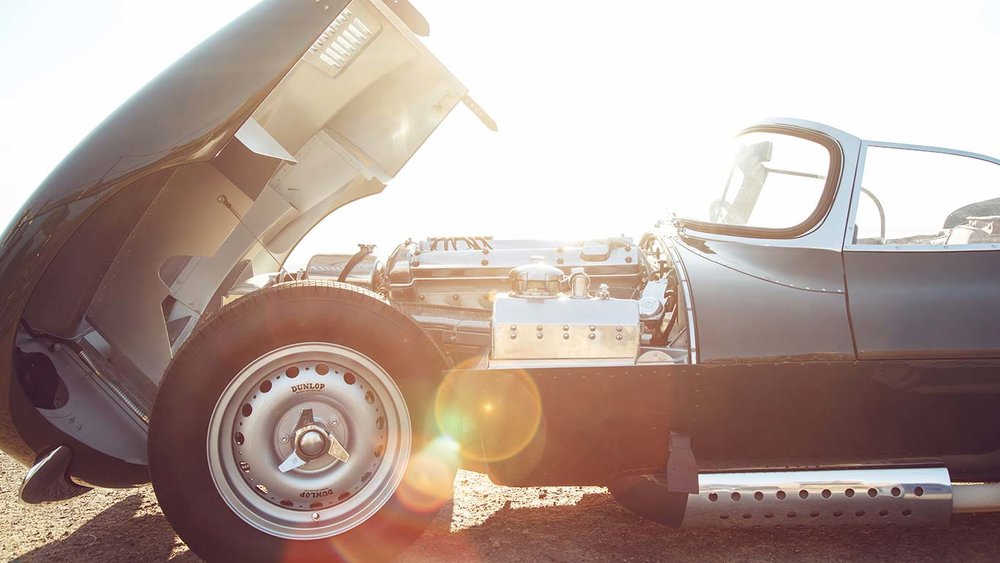 Jaguar_XKSS_LA_032_desktop_1366x769_tcm76-328403_desktop_1366x769.jpg