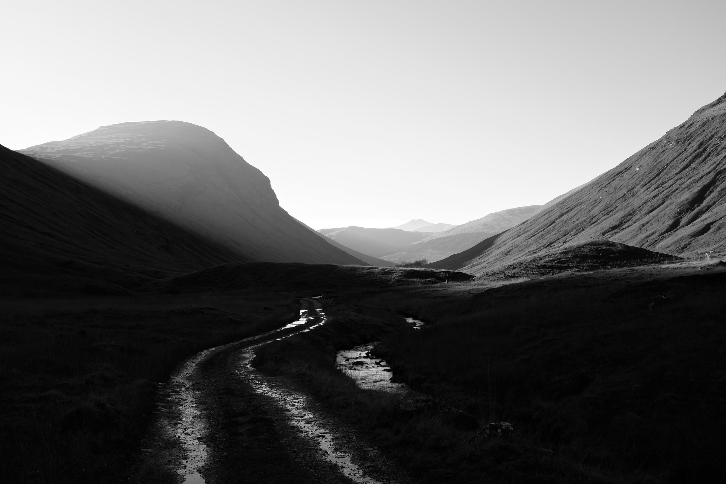 Veiling the far fell