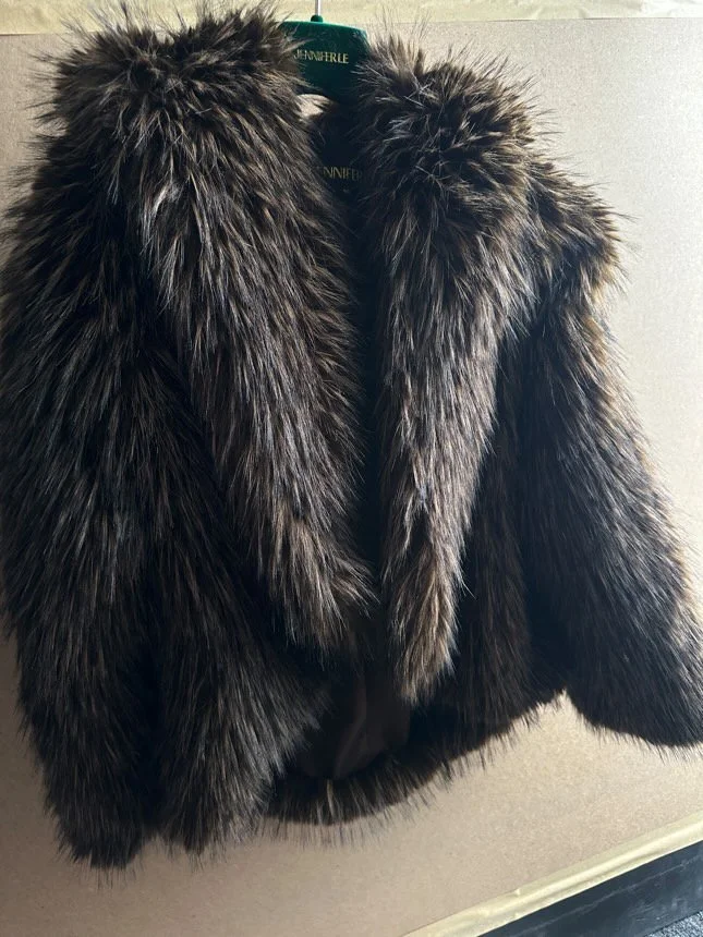 FAUX FUR HOODED JACKET (M/L)
