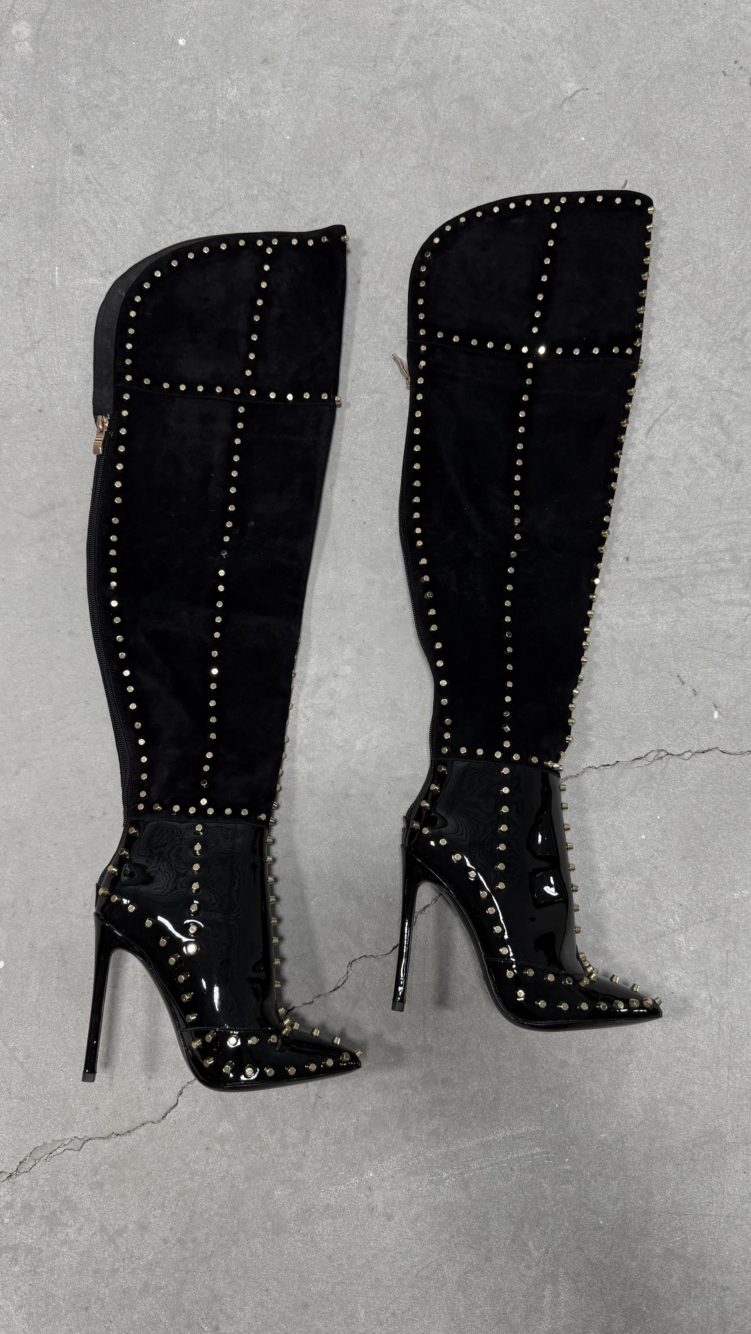 BLACK PATENT 2BD - 36R - FINAL SALE